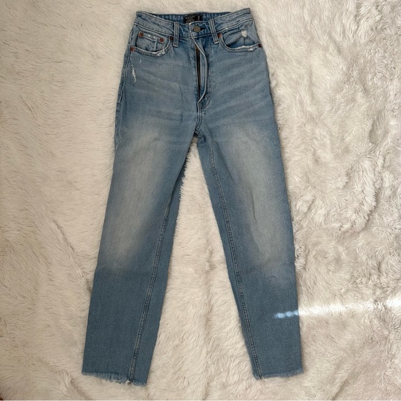 A&F Ankle Straight Jeans - Picture 5 of 5